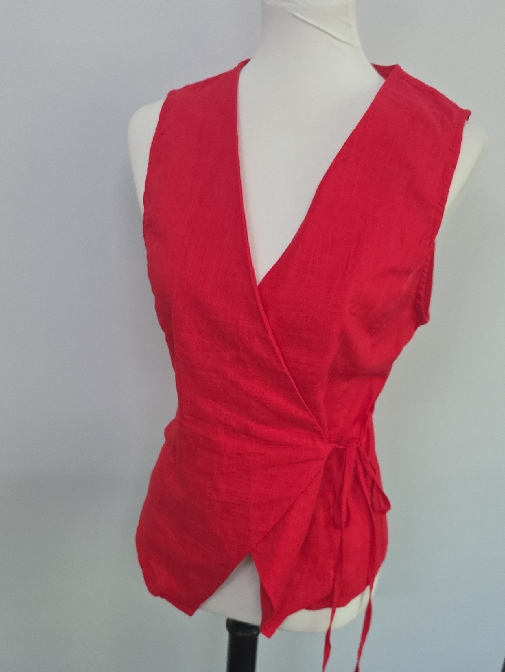 Lg Petal & Pup Red Tie Linen Top